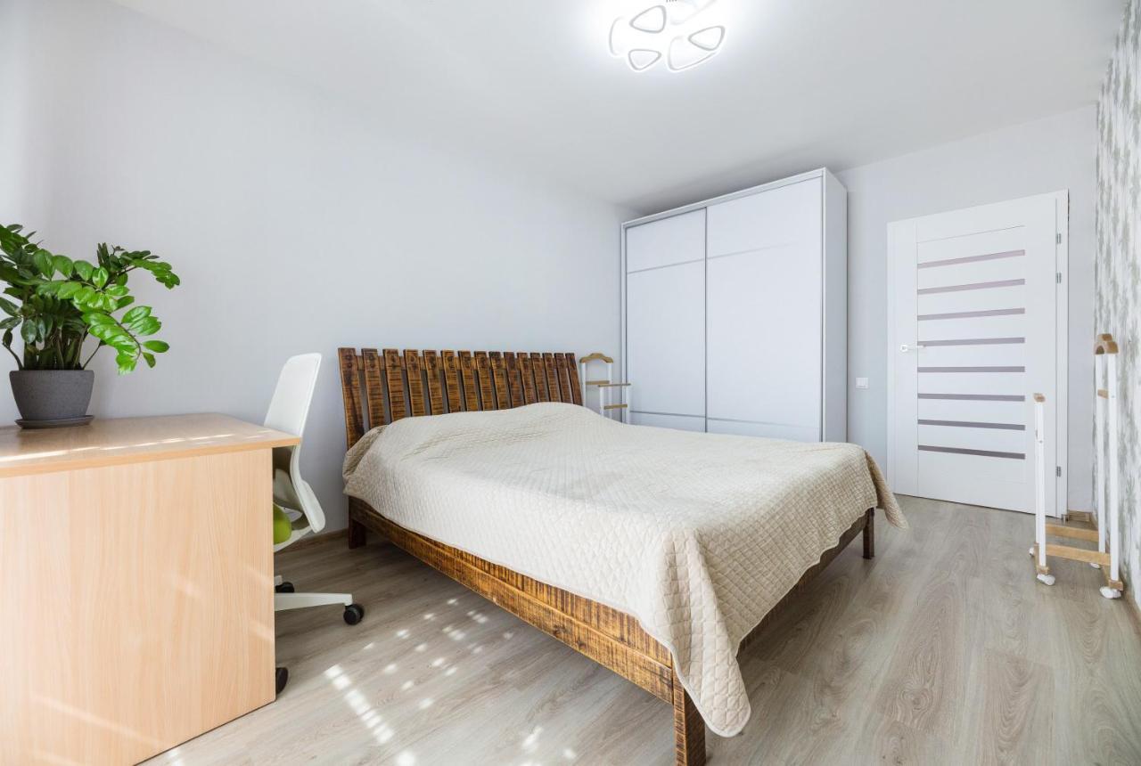 Квартира У Будинку З Власним Бомбосховищем Біля Жд Вокзалу 50 М2 Apartment Kyiv Exterior photo