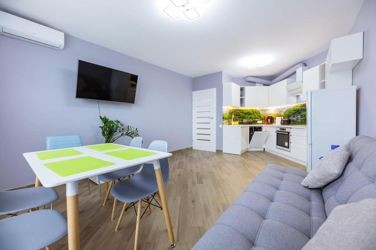 Квартира У Будинку З Власним Бомбосховищем Біля Жд Вокзалу 50 М2 Apartment Kyiv Exterior photo